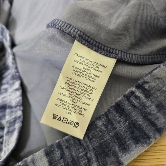 Pilcro Shirt Womens Medium Velvet Mock Neck Short Sleeve Stretch Urban Outfitter - Picture 4 of 10